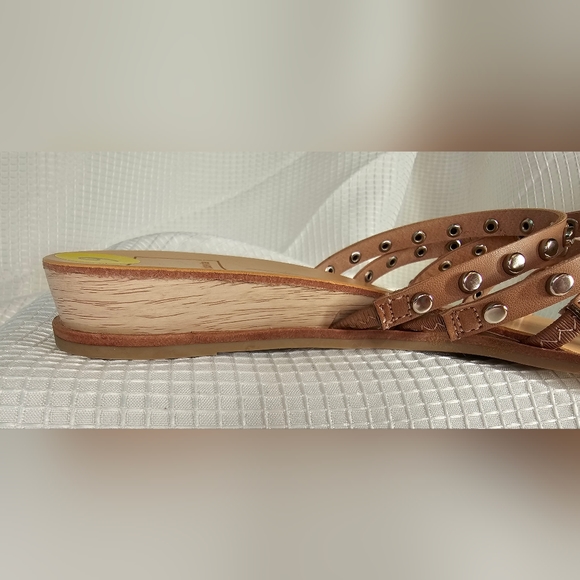 *NWOB* Dolce Vita Studded Sandals - Picture 8 of 10